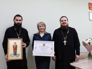 Заместитель начальника УФСИН Светлана Серебрякова поощрена Архиепископом Якутским и Ленским Романом