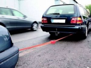 В Якутии 17-летний студент отбуксировал чужой автомобиль на территорию автосервиса