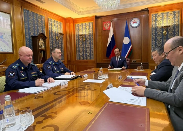 Айсен Николаев обсудил планы по развитию инфраструктуры военного городка войсковой части в Пеледуе