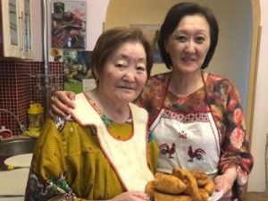 Мэра Якутска научили печь пирожки