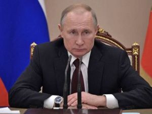 «Вся страна — вирусологи». Путин рассказал о грядущем пике коронавируса и возможном сокращении нерабочих дней