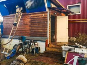 Пожар в Якутске: горели гараж, авто и дом