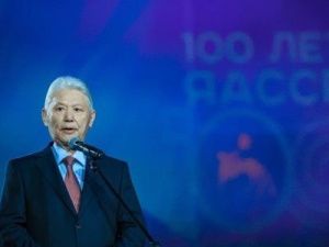 Поздравление Главы Республики Саха (Якутия) с 85-летием первого Президента Республики Николаева Михаила Ефимовича