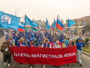 Эстафетные поезда один за другим прибывали в столицу БАМа...