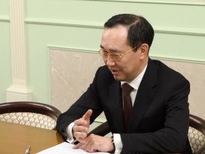 Айсен Николаев обсудил развитие авиационной отрасли Якутии с руководителем Росавиации