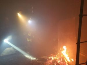 В Верхневилюйске загорелся гараж: Пострадал мужчина