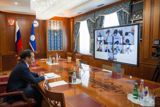 Глава Якутии поручил усилить контроль за прибывающими из-за пределов республики