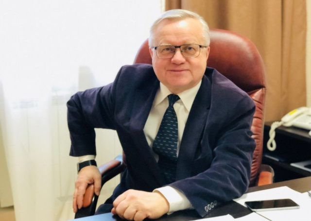 Александр Власов рассказал, как заксобрание стало Ил Тумэном и где проходили первые заседания