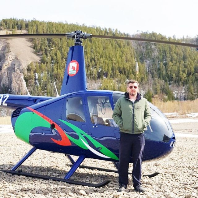 Пилот потерпевшего крушение вертолета в Якутии жив