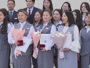 «Последний звонок» прозвенел в средней школе № 40 имени Михаила Николаева в Якутске