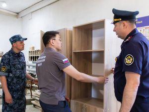 Министр транспорта и дорожного хозяйства Якутии Владимир Сивцев посетил производство в исправительной колонии № 1