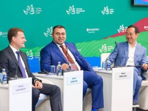 Айсен Николаев принял участие в сессии «Муравьев-Амурский 2030: новые кадры для больших задач»