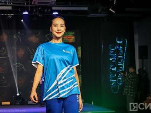 Очертания крыла стерха нанесли на экипировку участников эстафеты огня VIII игр «Дети Азии»