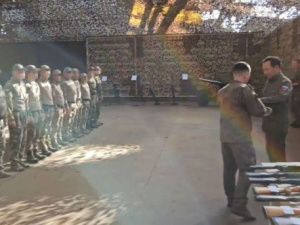 СВО: Айсен Николаев передал бойцам гладкоствольные ружья, собранные якутянами