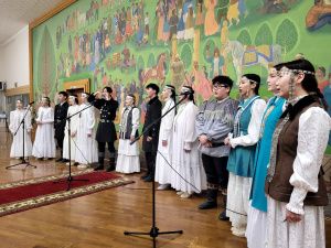 В Якутии вручили стипендию победителю конкурса молодых хомусистов имени Луки Турнина