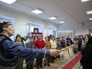 В Якутске открылась юбилейная выставка творческого объединения «Сөргүтүү»