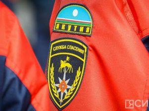 В Якутии двое мужчин на снегоходе провалились под лёд. Один человек утонул