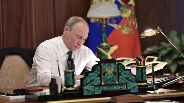 Песков сравнил Путина с домной