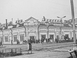 Окружной суд, казначейство, торговый дом «Коковин и Басов». Застывшая музыка Лешевича