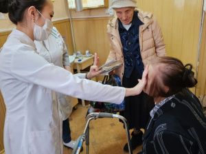 Якутские офтальмологи провели в ДНР более 200 операций по удалению катаракты