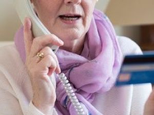 81-летняя жительница Якутска перевела мошенникам почти 700 тысяч рублей