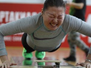 В лидеры по троеборью на зимней спартакиаде вышли представители четырех районов Якутии