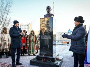 В Якутии торжественно открыли Казанский сквер и памятник поэту Мусе Джалилю