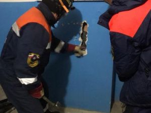 В Якутске мужчина упал в вентиляционные люк на десятом этаже и пролетел вниз 28 метров