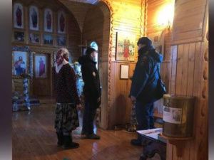 В Якутии сотрудники МЧС проверили православные храмы перед Крещением