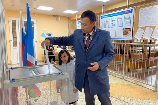 Константин Дегтярев: «Я голосую за динамичное развитие города Мирный»