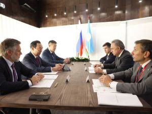 ВЭФ-2024: Айсен Николаев и Виталий Мутко обсудили вопросы финансирования проектов в Якутии
