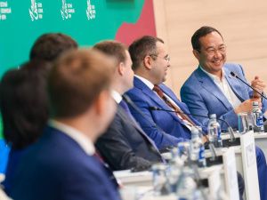 ВЭФ - 2023. Айсен Николаев: Необходима разработка системы глубокой оценки реальных компетенций специалистов 