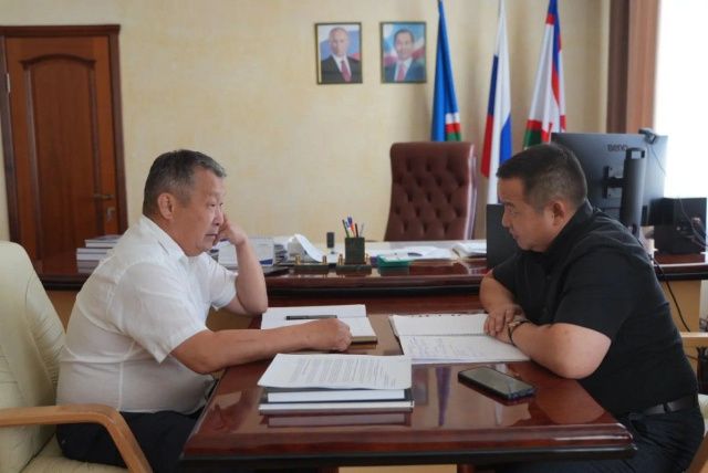 Дмитрий Садовников обсудил вопросы поддержки участников СВО с Георгием Куркутовым