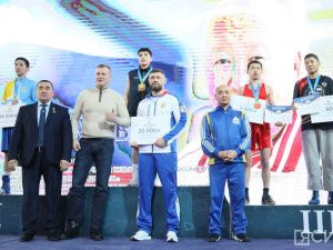 Четыре боксёра из Якутии стали победителями первого всероссийского турнира памяти Артура Пахомова