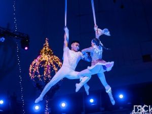 10 лучших школьников по итогам 2024 года наградили на Елке главы Якутии