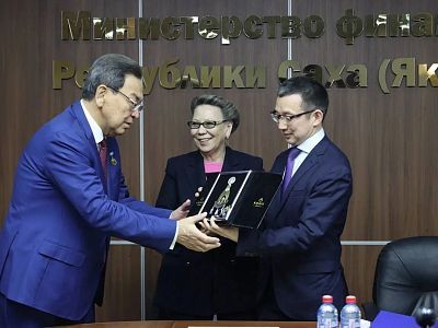 Юбилей экс-министра финансов и Данчикова без мандата