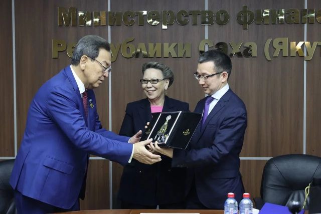 Юбилей экс-министра финансов и Данчикова без мандата