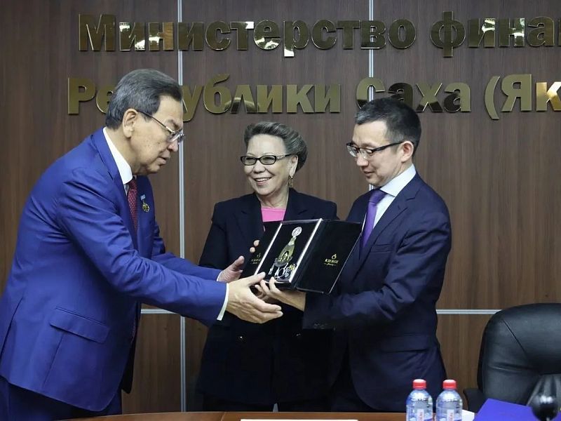 Юбилей экс-министра финансов и Данчикова без мандата