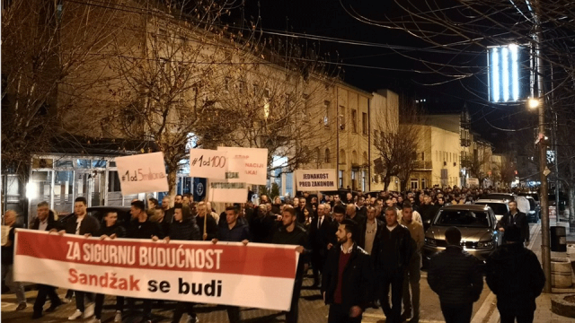 Тысячи человек приняли участие в антиправительственном митинге в Сербии.