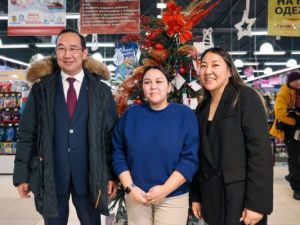 Айсен Николаев в преддверии Нового года исполнил желания двух юных якутян