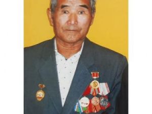 В Хангаласском улусе поздравили с 90-летием Николая Васильевича Ильина