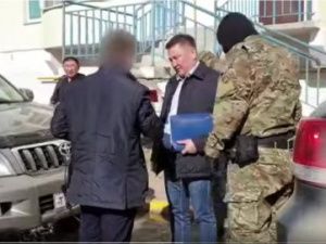Видео задержания главы Оймяконского района Михаила Захарова