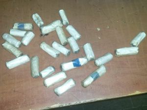 В Якутии задержан контрабандист, перевозивший золото в ручке чемодана