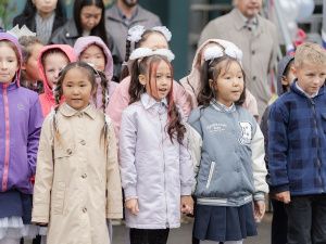 Евгений Григорьев поздравил школьников с Днем знаний