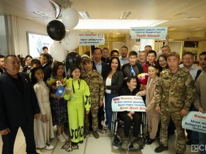 В Якутске встретили Героев России Алексея Неустроева и Филиппа Евсеева