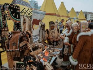 Афанасий Владимиров поздравил коренные народы республики с праздником