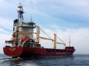 Нефтяной танкер взорвался на реке Лене, есть пострадавшие