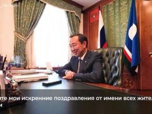 Айсен Николаев поздравил Героев Российской Федерации Алексея Неустроева и Филиппа Евсеева