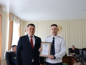 В преддверии Дня России в УФСИН состоялась церемония награждения сотрудников Благодарностями и Благодарственными письмами Главы Республики Саха (Якутия) Айсена Николаева, Правительства региона