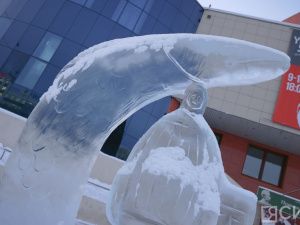 Искусство из снега и льда: зимние скульпторы соревнуются в Якутске за звание лучшего